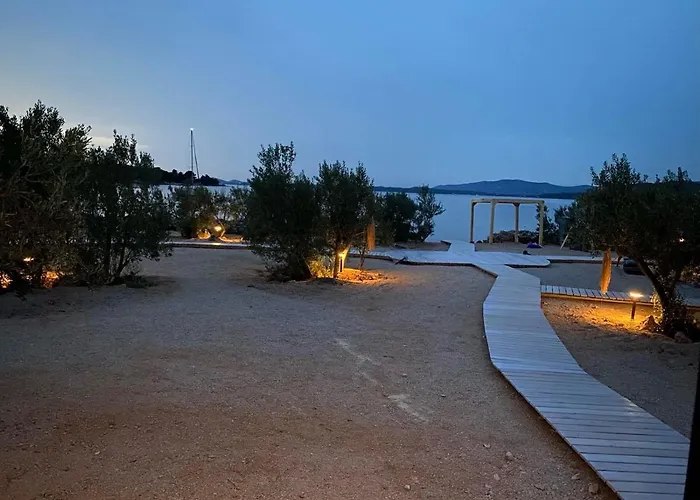 The 4 - - Murter - Chorvatsko * טיסנו